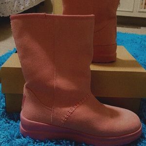 Pink kids Ugg’s